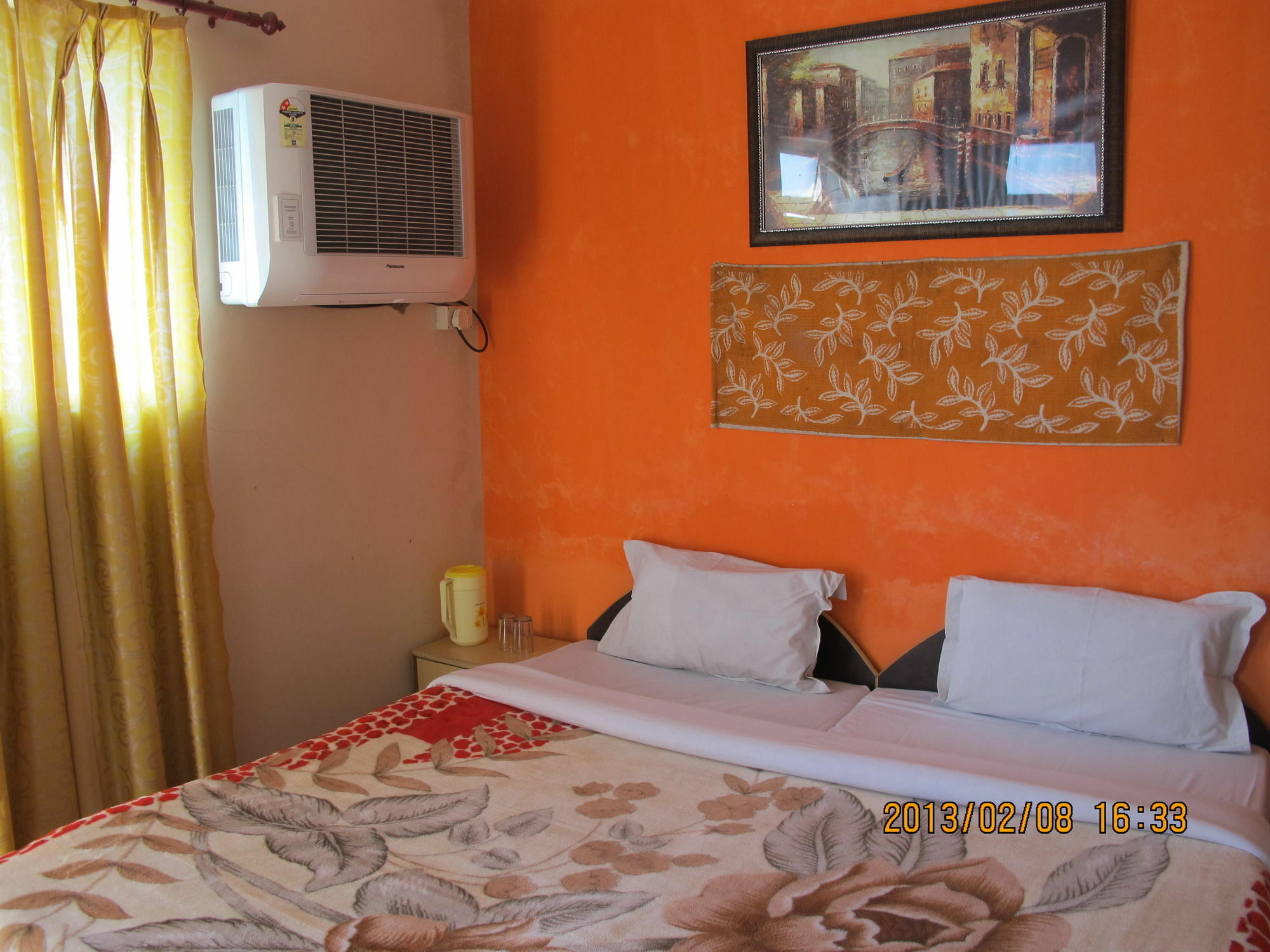 Pyrenees Homestay Agra  Extérieur photo